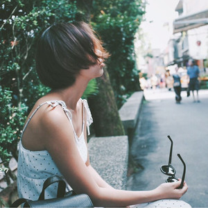 两个肥奶被揉出奶水
